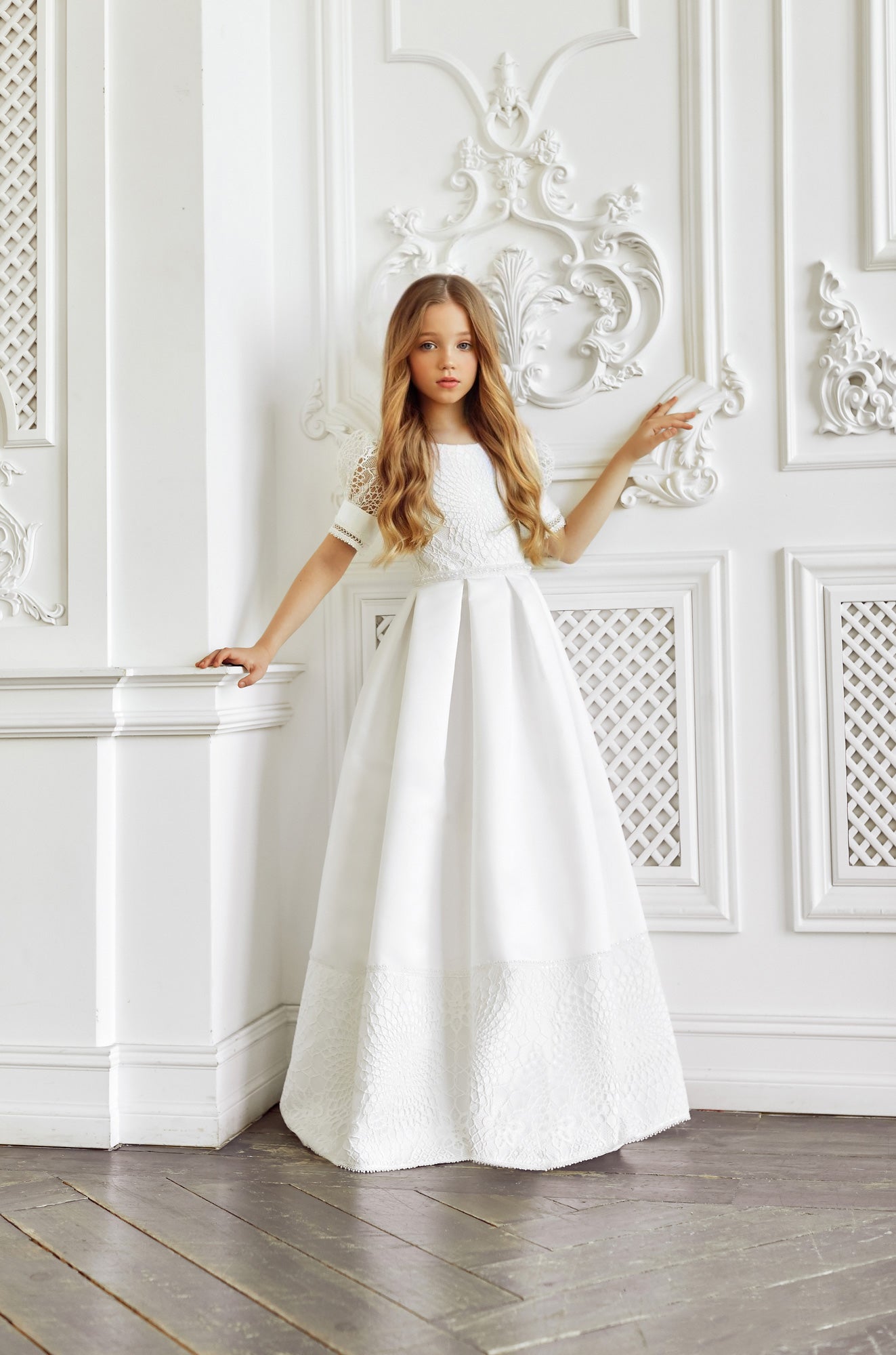 BRAND NEW First online communion dress