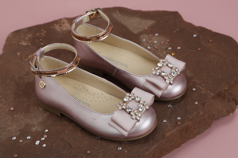 Little Girl Ballet Flat Shoes with a Sparkly Bowknot