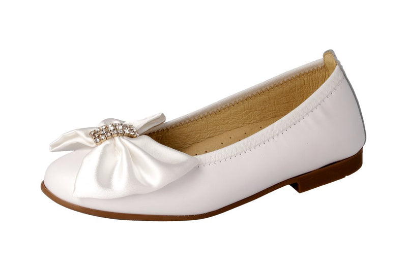 Elegant Communion Low Heel Shoes with a Bow